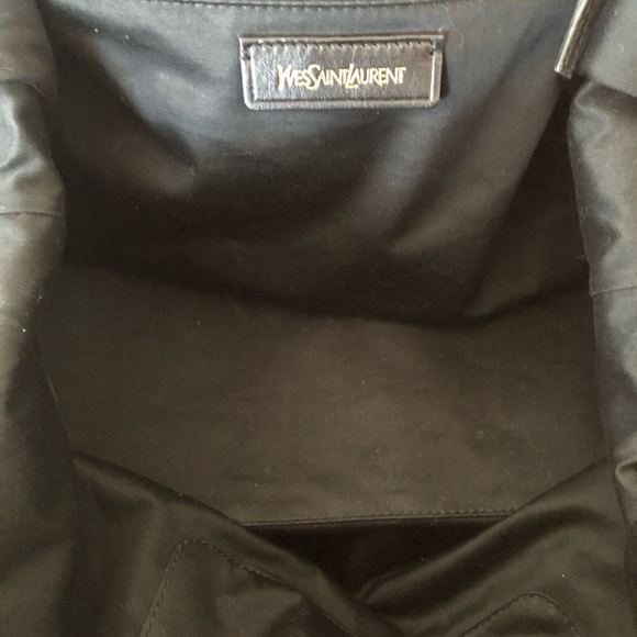 YSL Easy Bag in Purple Patent Leather - Picture 8 of 10